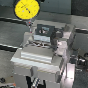 八方向締めバイス
